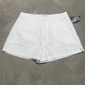 🥰🥰Forever 21 White Shorts🥰🥰